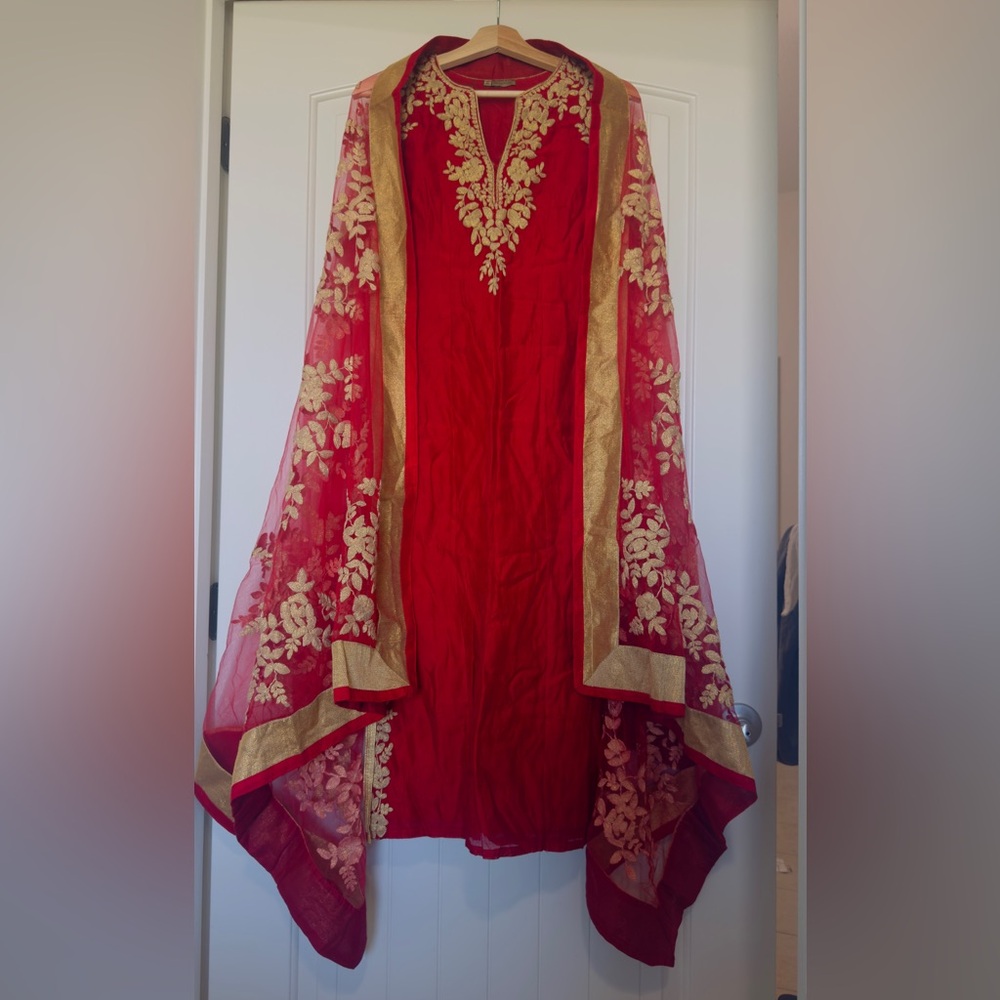 Designer Indian Pakistani Red wd Gold Embroidered Bollywood wedding Suit set